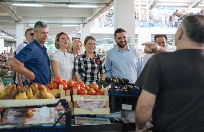 Mugoša: Da bi imali uspješnije poljoprivrednike i prodavce, svi moramo izaći na izbore (FOTO)