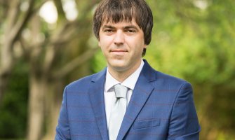 Pešić: Umjesto glomaznih privrednih subjekata treba podizati manje, profitabilnije