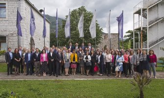 Profesionalizacija visokih državnih službenika u svrhu poboljšanja učinka i odgovornosti