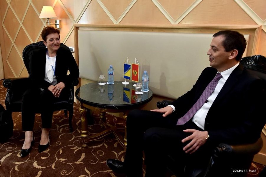 3330073421642949971379577026715943938031616n1