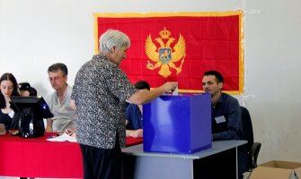 Kako ćemo glasati u doba korone? Donešene preporuke koje se moraju poštovati