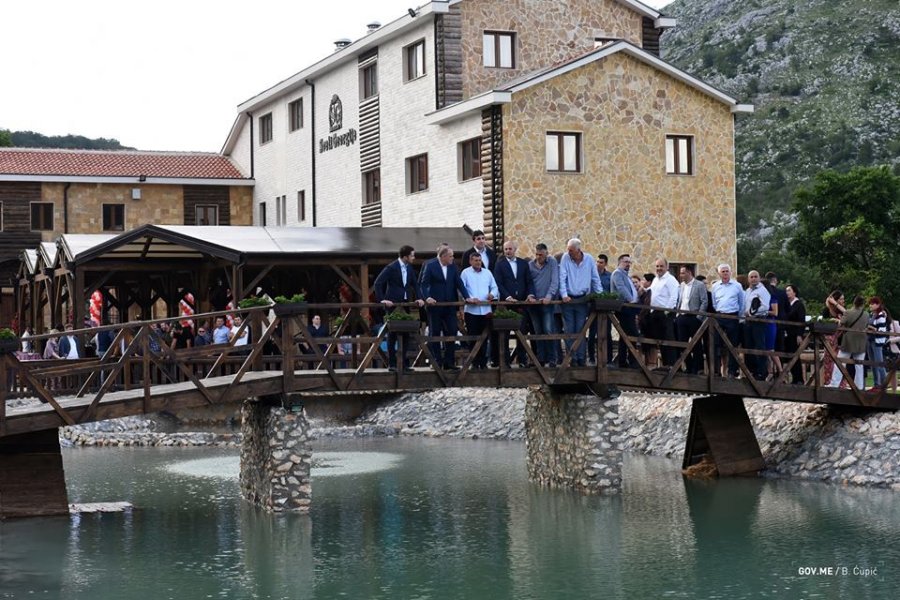 350583932225733116766563016645279064522752n