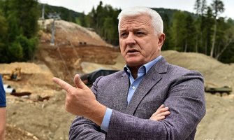 Premijer Marković nenajavljeno obišao gradilište „Kolašin 1600“: Dobro zasučite rukave ili ćemo se svađati