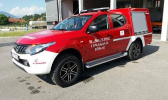 Japan donirao Beranama novo vatrogasno vozilo i spasilačku opremu (FOTO)