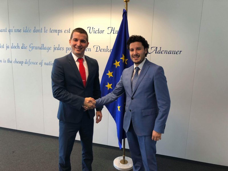 received10217575734924211