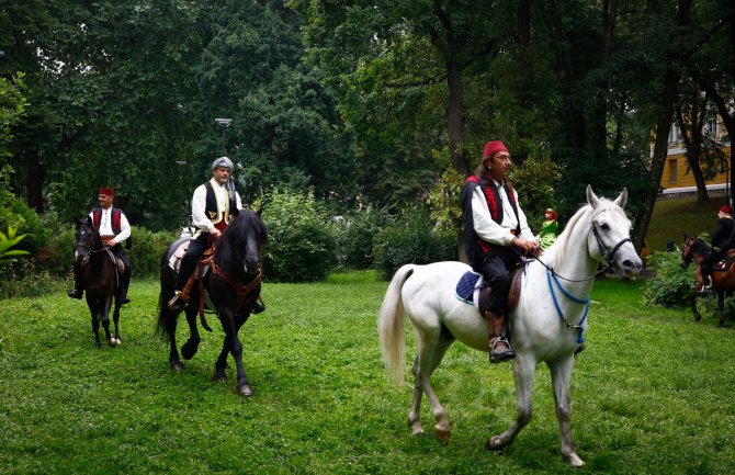 Konjanici krenuli ka najvećem dovištu muslimana u Evropi, među njima i Naser Orić