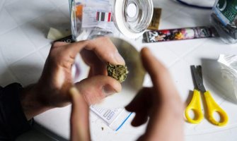 Pronađena marihuana, džoint, ekstazi i LSD, uhapšen muškarac