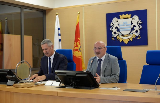 Suhih predsjednik Skupštine Glavnog grada, verifikovani mandati odbornicima