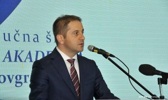 Šehović: Uniforma ne daje pravo na demonstraciju sile, u njoj ćete stajati na braniku vrijednosti društva!
