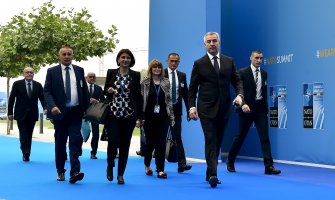 Đukanović na Samitu: Premijer Španije najavio podršku CG, čestitke Grabar-Kitarović