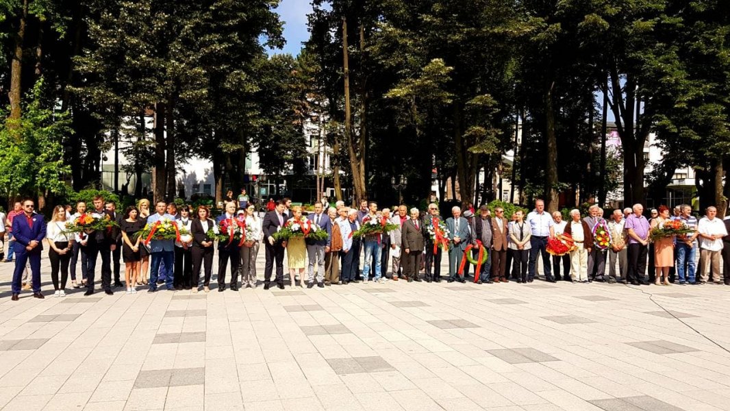 37082405102172972770118827806466616576704512n