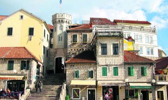 Lokali i plaže spremni, nedostatak radne snage problem