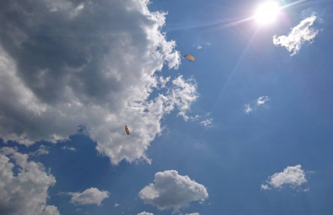 Pretežno sunčano i toplo, kiša u planinskim oblastima