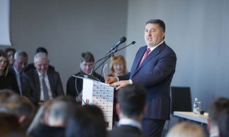 Ivančević: U ime institucija Crne Gore reagovati i zaštititi ustavni poredak od svakog napada