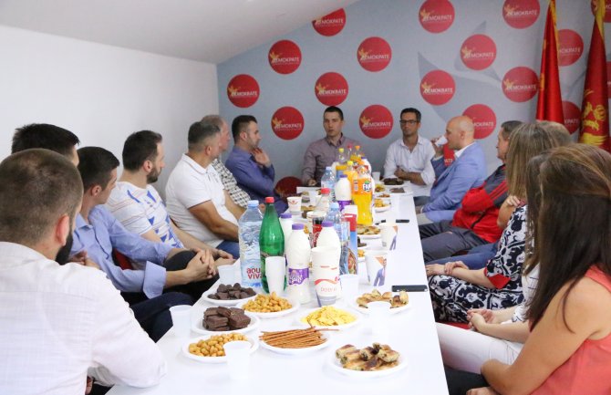 Bečić: Demokrate za nepune 4 godine uspjele da postanu politički gorostas u Crnoj Gori