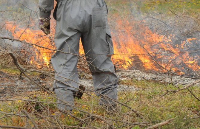 Građani prilikom uređenja svojih imanja i paljenja korova da obavijeste lokalne službe zaštite i spašavanja