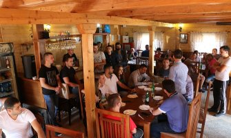 Bečić : Vladine rasprodaje i koncesije pogubne za ekonomiju države