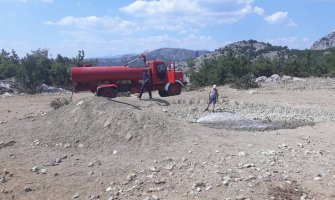 Vatrogasci obezbijedili vodu za konje na Fundini, CZIP: Ponosimo se vama(FOTO)