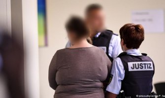 Majka podvodila sina pedofilima i zarađivala hiljade eura