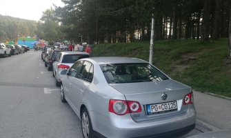 Demokrate: Javne finansije na teret građana, a na Zlatibor službenim vozilom
