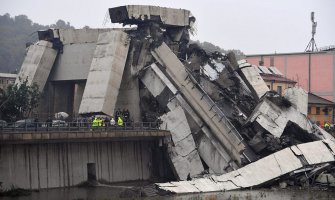 Đenova: Uklonjeni veliki komadi srušenog mosta, i dalje se traga za nestalima