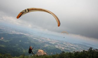 U padu paraglajdera nastradali instruktor iz Bijelog Polja i turistkinja iz Egipta