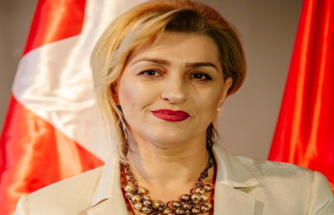 Zoronjić: Država ne ispunjava ustavno određenje po kojem je osnovno obrazovanje besplatno