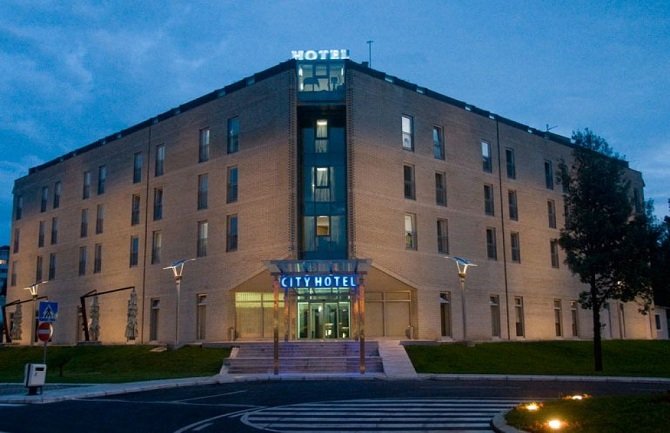 Zatvoren hotel 