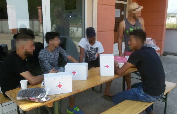 Crveni krst CG pružio pomoć za oko 1000 migranata