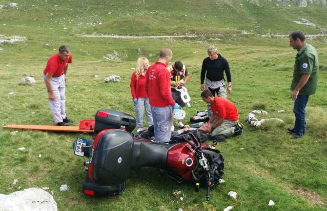 Češki motociklista sletio na Durmitoru, predat ekipi Hitne pomoći Žabljak