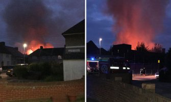 Gori osnovna škola u Londonu, 80 vatrogasaca na terenu(FOTO)