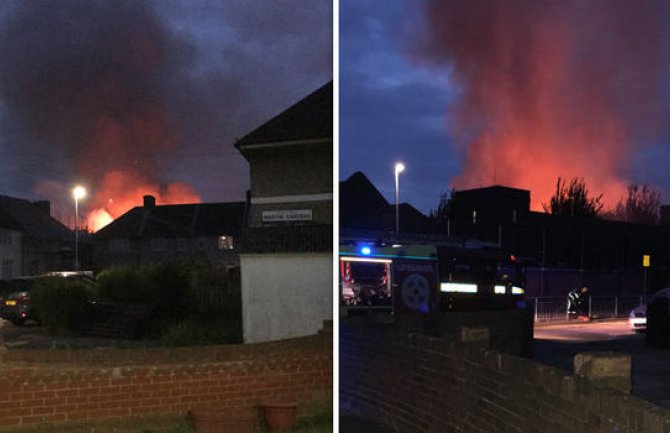 Gori osnovna škola u Londonu, 80 vatrogasaca na terenu(FOTO)