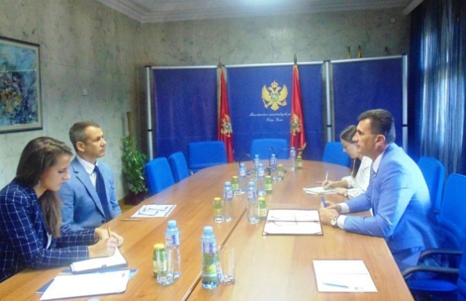 Policija u kontinuitetu sprovodi preventivne i proaktivne aktivnosti u borbi protiv nasilnog ekstremizma i radikalizacije