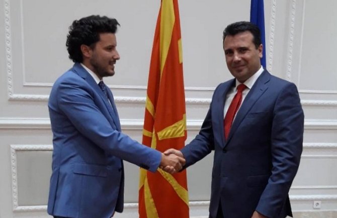 Abazović Zaevu: Nadam se da će vaš primjer slijediti i mnoge druge zemlje u regionu