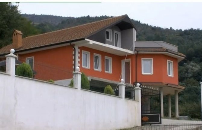 Ćerka priznala da je organizovala ubistvo porodice