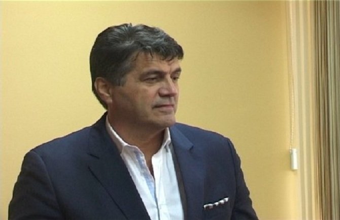 Gradonačelnik Niša napadnut na Kosovu