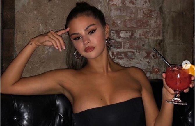 Selena Gomez se podvrgla povećanju grudi?