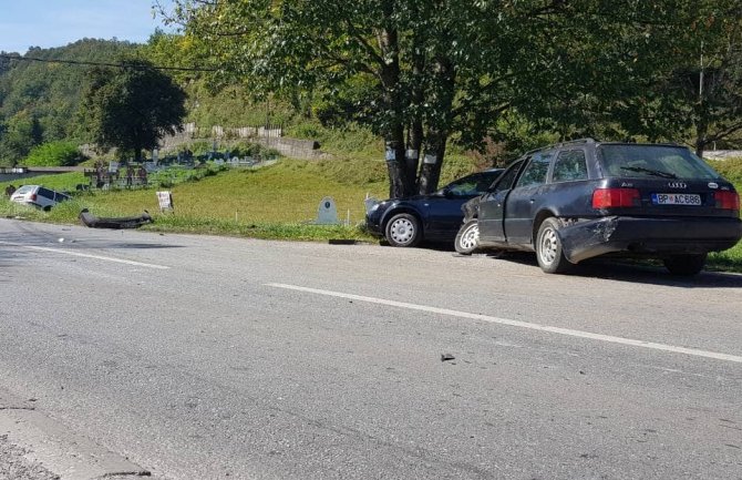 Stravičan sudar u Potkrajcima, dvije osobe povrijeđene