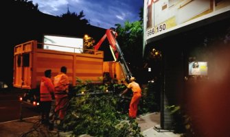 Podgorica: Uklanjaju posljedice nevremena, komisija utvrđuje štetu