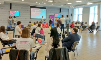 Evropski dan jezika: Šta su predstavnici ambasada danas naučili na crnogorskom