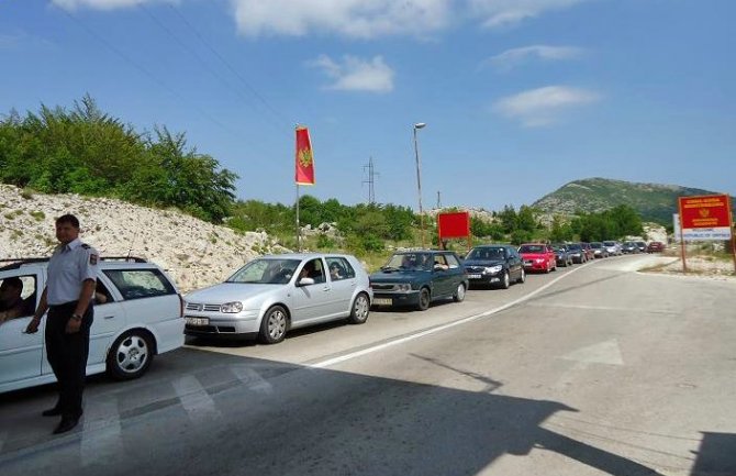 Olakšati prevoz putnika između Crne Gore i BIH