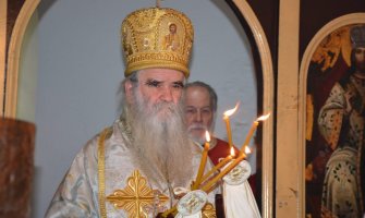 Amfilohije: Bezumno da se vlast miješa u crkvena pitanja
