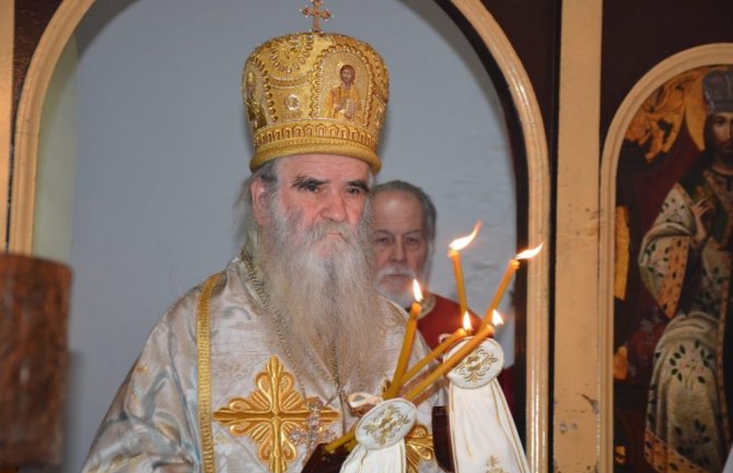 Amfilohije: Bezumno da se vlast miješa u crkvena pitanja