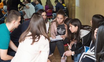 U okviru CeMI-jeve škole 55 srednjoškolaca dobilo diplome za vršnjačke edukatore