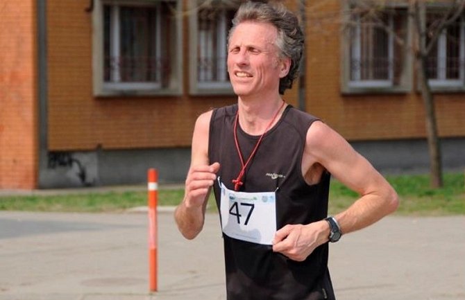 Nišlija(53) trči maratone,  jede samo svježe voće i povrće i pije vodu