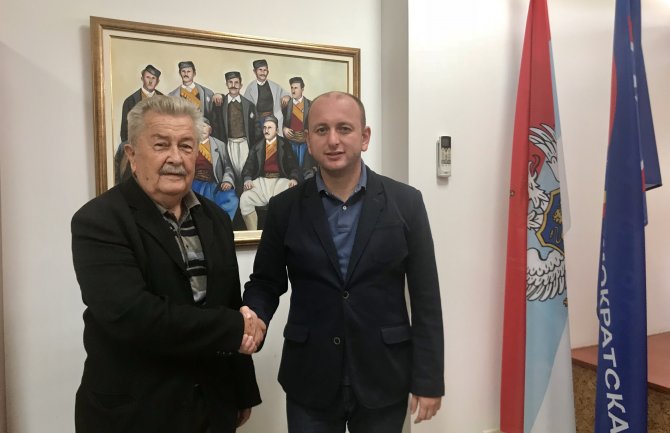 Knežević i Vuković: Svako od nacionalnih pitanja mora se ponovo rješavati 