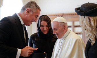 Papa Đukanoviću: Nastavite da se zalažete za mir