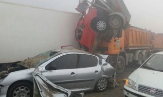 Lančani sudari na auto-putu Beograd-Niš, 7 mrtvih, desetine povrijeđenih