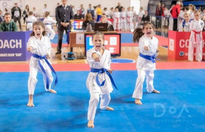 Oko 900 karatista pokazalo svoje umijeće u Podgorici, Iskra osvojila 19 medalja