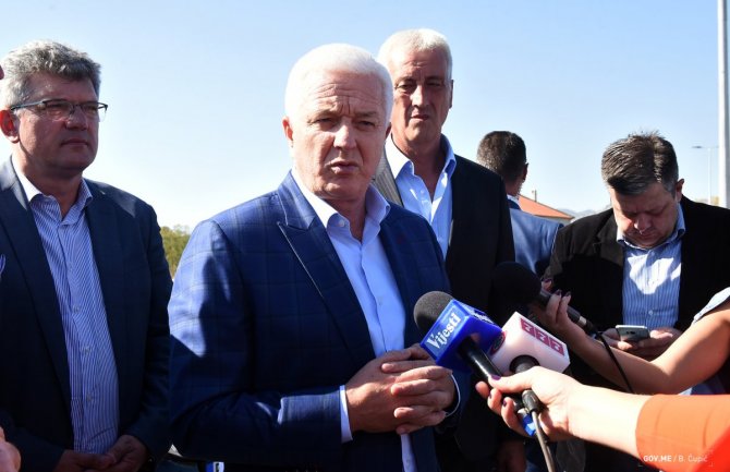 Marković: Pratiće se ko ne ustaje na himnu i podnosiće se prijava